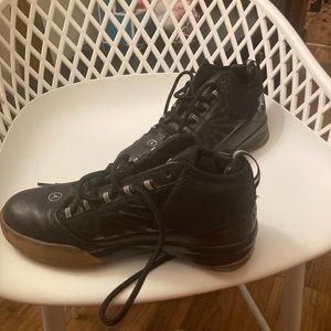 Black Nike sneakers excellent condition boys
